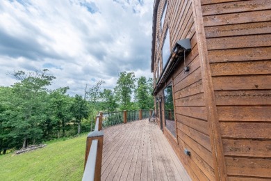 Stunning Lakefront Manor with 3 Large Bedroom Suites! - photo 37