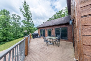Stunning Lakefront Manor with 3 Large Bedroom Suites! - photo 34