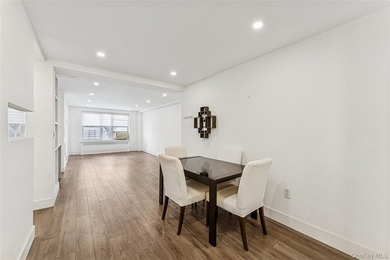 Elegant Forest Hills Living: Renovated Jr-4 Near Austin Street - photo 8