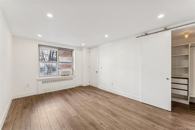 Elegant Forest Hills Living: Renovated Jr-4 Near Austin Street - photo 10