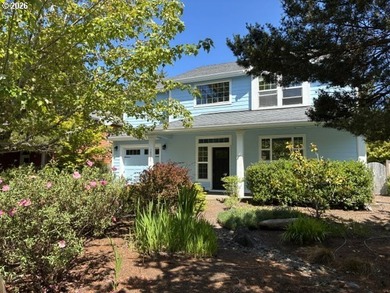 Beautiful home in quiet secluded neighborhood. Surrounded by - photo 3