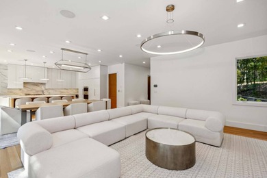 Offered fully furnished, this newly constructed contemporary - photo 5