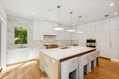 Offered fully furnished, this newly constructed contemporary - photo 6