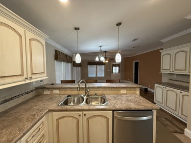 METICULOUSLY MAINTAINED HOME FOR SALE IN THE WATERS! Buy your - photo 11