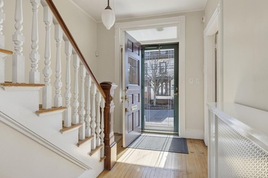 This beautifully maintained West End Victorian features - photo 3