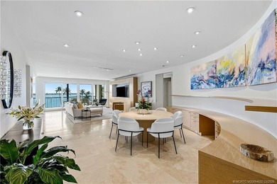 Chic 3rd floor condo in Sailfish Point offers an exceptional - photo 5