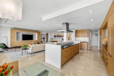 Chic 3rd floor condo in Sailfish Point offers an exceptional - photo 8