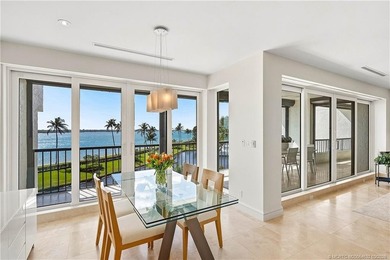 Chic 3rd floor condo in Sailfish Point offers an exceptional - photo 9