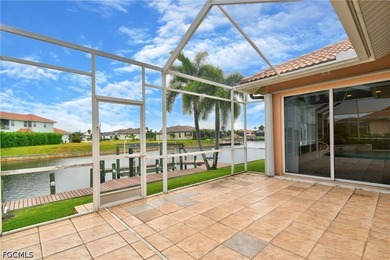 Wow, what an amazing property. Intersecting canals, 4 car garage - photo 41