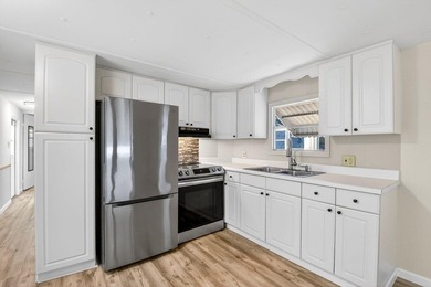 Great location, steps to the ocean...clean and cozy with new - photo 6