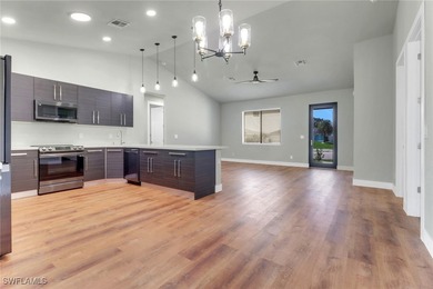 Motivated seller! This stunning single-family home is a must see - photo 4
