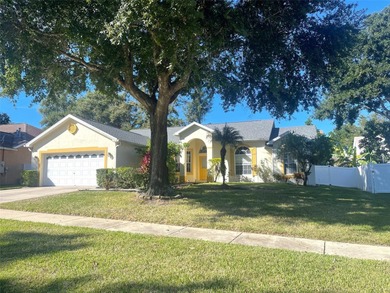 (private lake, pond, creek) Home Sale Pending in Clermont Florida