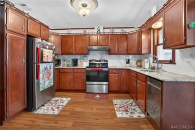 Timeless waterfront living meets coastal charm on Kings Bay - photo 4