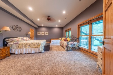 Stunning Lakefront Manor with 3 Large Bedroom Suites! - photo 31