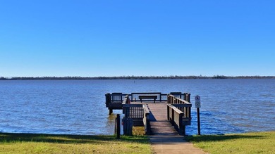 Lake Life offering city convenience! Seminole Ridge is located - photo 17