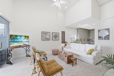 Immaculately maintained + bright, this airy 2/2 waterfront villa - photo 12