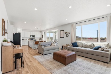PRICED BELOW MARKET VALUE TO SELL QUICKLY! Sellers are open to - photo 6