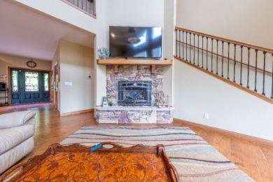 Stunning Lakefront Manor with 3 Large Bedroom Suites! - photo 10