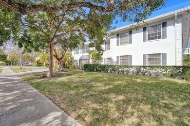 Two bedroom/ Two full bath condo located in the wonderful - photo 2