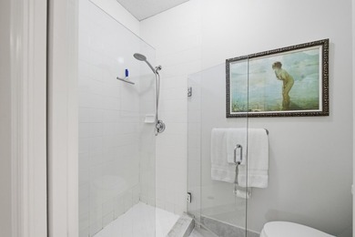 Immaculately maintained + bright, this airy 2/2 waterfront villa - photo 24