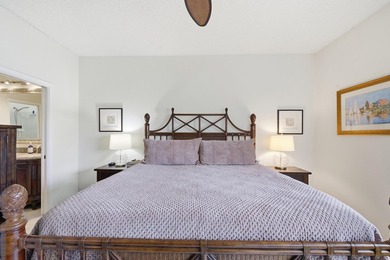 Immaculately maintained + bright, this airy 2/2 waterfront villa - photo 25