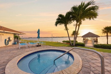Immaculately maintained + bright, this airy 2/2 waterfront villa - photo 37