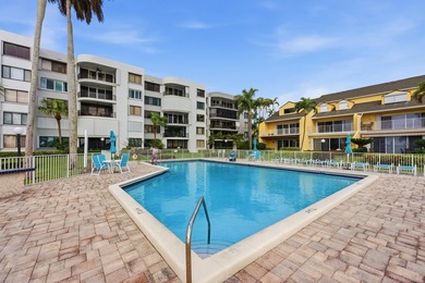 Immaculately maintained + bright, this airy 2/2 waterfront villa - photo 41
