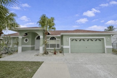 (private lake, pond, coastal) Home For Sale in Greenacres Florida