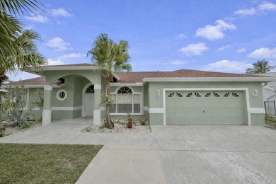 (private lake, pond, coastal) Home For Sale in Greenacres Florida
