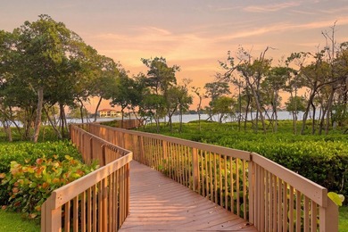 Immaculately maintained + bright, this airy 2/2 waterfront villa - photo 52