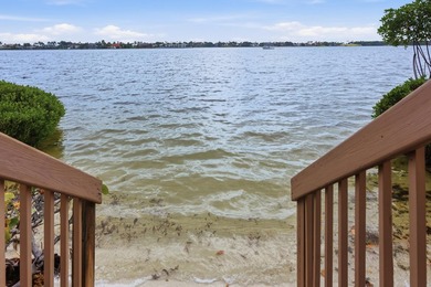 Immaculately maintained + bright, this airy 2/2 waterfront villa - photo 54