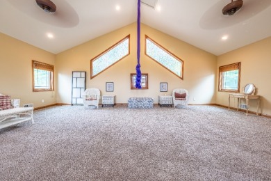 Stunning Lakefront Manor with 3 Large Bedroom Suites! - photo 12
