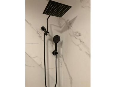 Come take a look at this cozy unit on Golden Isle Drive in