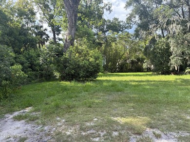 This exceptional portfolio features three contiguous residential - photo 3