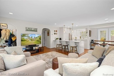 Beautifully updated 3-bedroom, 3 full bath ranch situated on a - photo 12