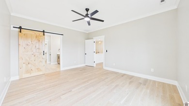 Welcome to your serene waterfront oasis at 376 Moon Bay Dr, a - photo 17