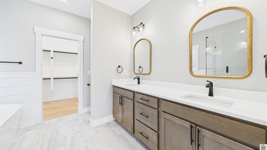 Welcome to your serene waterfront oasis at 376 Moon Bay Dr, a - photo 19