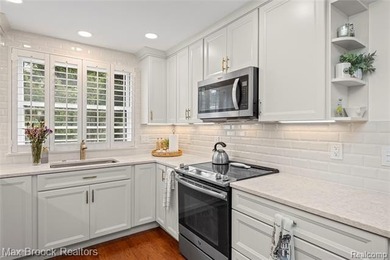 Beautifully updated 3-bedroom, 3 full bath ranch situated on a - photo 21
