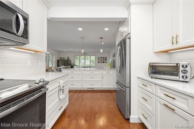Beautifully updated 3-bedroom, 3 full bath ranch situated on a - photo 24