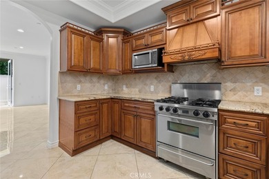 Prime location in Glendale! Beautiful and spacious TownHouse - photo 25
