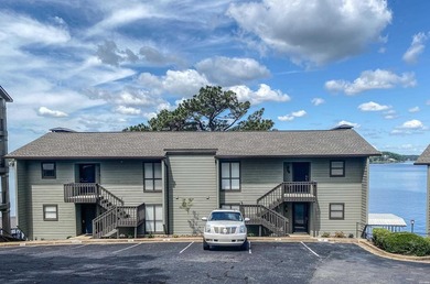 Rare Lakefront Opportunity: Nostalgic End-Unit at The Landing - - photo 27