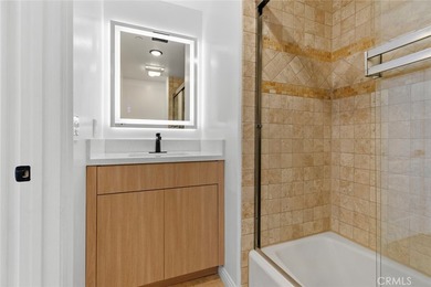 Prime location in Glendale! Beautiful and spacious TownHouse - photo 34