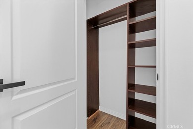 Prime location in Glendale! Beautiful and spacious TownHouse - photo 35