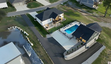 Welcome to your serene waterfront oasis at 376 Moon Bay Dr, a - photo 36
