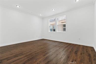Prime location in Glendale! Beautiful and spacious TownHouse - photo 37
