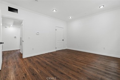Prime location in Glendale! Beautiful and spacious TownHouse - photo 38