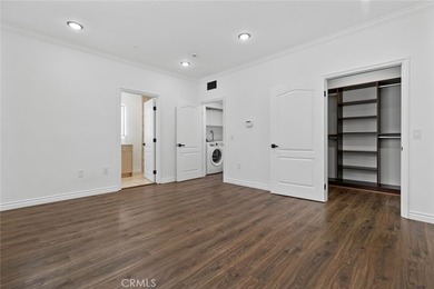 Prime location in Glendale! Beautiful and spacious TownHouse - photo 39