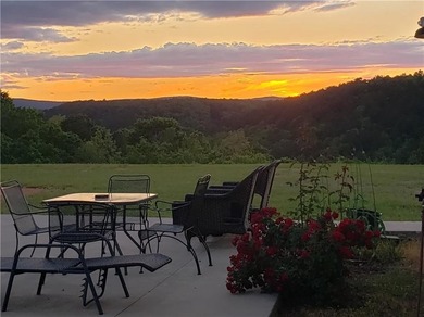 Enjoy panoramic mountain views from this 2-bedroom, 1-bath - photo 1