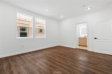 Prime location in Glendale! Beautiful and spacious TownHouse - photo 41