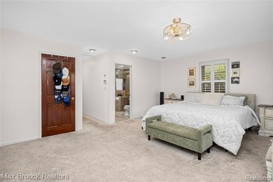 Beautifully updated 3-bedroom, 3 full bath ranch situated on a - photo 42